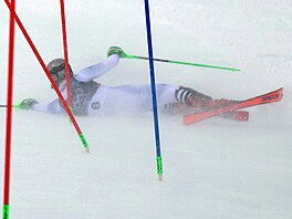 Lucas Pinheiro Braathen z Brazílie b�hem prvního kola slalomu mu�� nedokon�il....