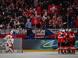 �e�tí hokejisté podlehli �výcar�m 3:4 v prodlou�ení. (15. února 2026)