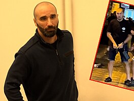 Za post�elení hosta po hromadné rva�ce p�ed barem v centru Prahy si Robert...
