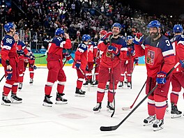 �e�tí hokejisté d�kují fanou�k�m po osmifinálovém vít�zství nad Dánskem.