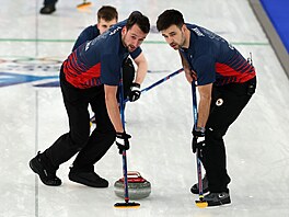 �e�tí curle�i Martin Jurík a Luká� Klípa. (11. února 2026)