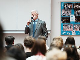 Prezident Petr Pavel nav�tívil Základní �kolu Generála Franti�ka Fajtla v...