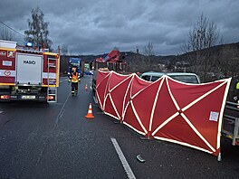 Vá�ná nehoda se stala v pátek 13. února u odbo�ky, která vede z obchvatu...