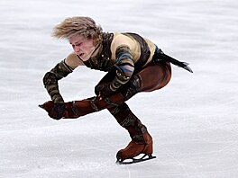 Americký krasobrusla� Ilja Malinin b�hem krátkého programu.