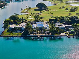 Transakce prob�hla takzvan� �off-market�, tedy mimo ve�ejné realitní servery....