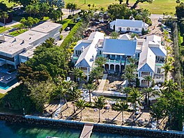 Pokud by zákon pro�el, Zuckerberg by musel státu odvést miliardy dolar�. P�esun...