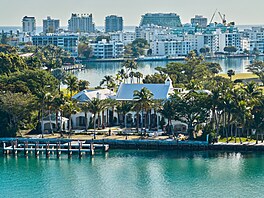 Nové sídlo se nachází p�ímo naproti Biscayne Bay. Architektura sází na...