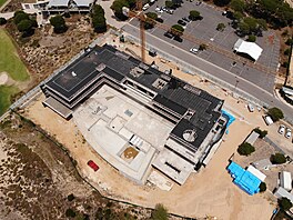 Ronaldo se pokusil odkoupit budovu golfového klubu i s parkovi�t�m a na vlastní...