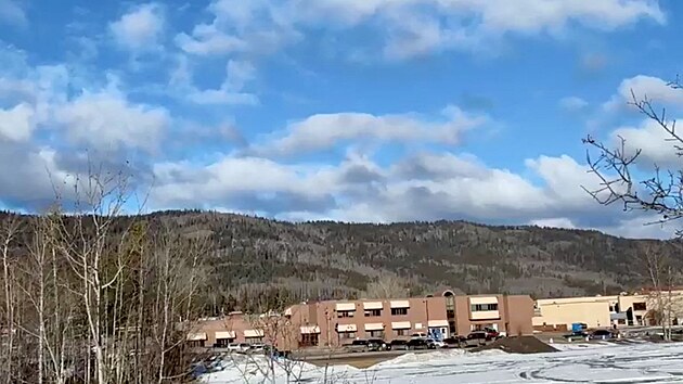 V odlehl� obci v provincii Britsk� Kolumbie na z�pad� Kanady do�lo ke st�elb� ve �kole. (10. �nora 2026)