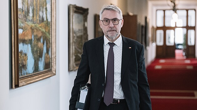 Jedn�n�  koali�n� rady ANO, SPD a Motorist�. Na sn�mku ministr vnitra Lubom�r Metnar. (16. �nora 2026)