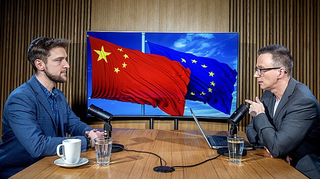 Hostem po�adu Rozst�el je sinolog David Gard�.