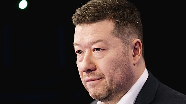 Hostem po�adu Rozst�el je p�edseda Poslaneck� sn�movny Tomio Okamura. Po�ad moderuje Vladim�r Vok�l.