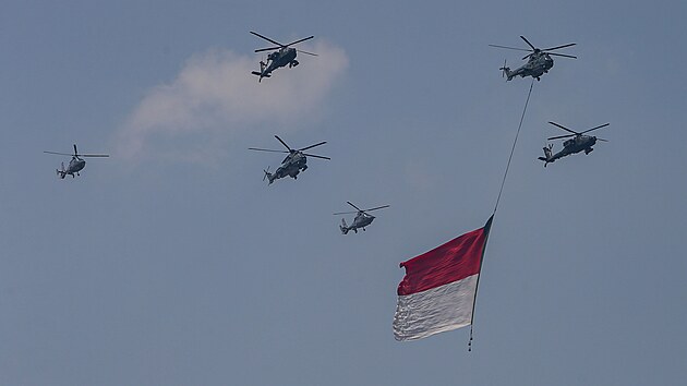 Indon�sk� letectvo se p�edv�d� p�i v�ro�� n�rodn� nez�vislosti. (17. srpna 2025)