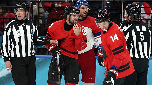 Tom� Hertl v rozpe�i s Kana�any.