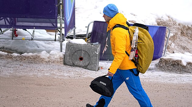 Skeletonista Vladyslav Heraskevy� se nez��astn� olympijsk�ho z�vodu. Mezin�rodn� olympijsk� v�bor mu odebral akreditaci, t�m p�dem Ukrajinec nem��e nastoupit. (12. �nora 2026)

D�vod? Motivy na helm� s portr�ty ukrajinsk�ch sportovc� zavra�d�n�ch ve v�lce proti rusk�mu agresorovi. �Moc jsme si p��li, aby pan Heraskevy� nastoupil, jen�e jeho p�ilba nespl�uje p�edpisy,� sd�lila Kristy Coventryov�, ��fka MOV.