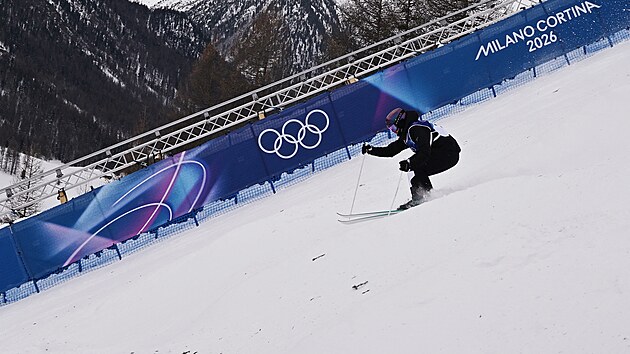 Maty� Kroupa v akci b�hem kvalifikace mu�� v boul�ch. (10. �nora 2026)