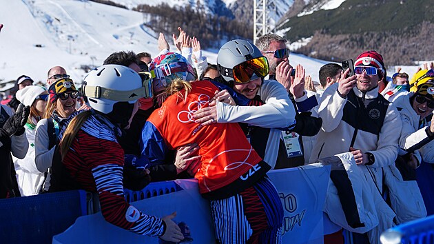 Eva Adamczykov� vybojovala ve snowboardcrossu olympijsk� st��bro. (13. �nora...