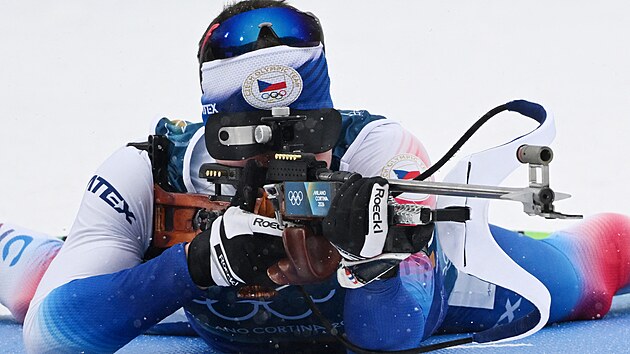 Michal Kr�m�� z �esk� republiky v akci b�hem �tafety mu�� 4 x 7,5 km. (17....