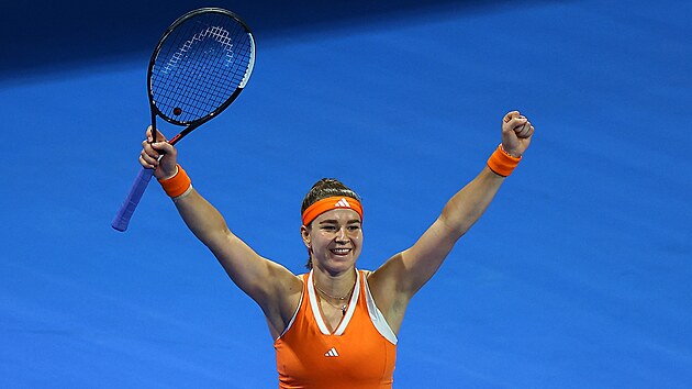 Karol�na Muchov� slav� zisk titulu na turnaji v Dauh�.