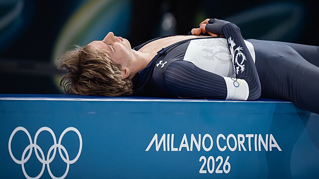 Rychlobrusla� Metod�j J�lek po v�t�zn�m z�vod� na 10 000 metr� (13. �nora 2026)