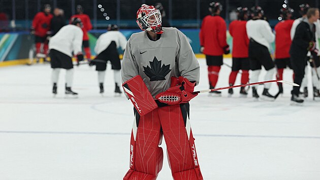 Kanadsk� brank�� Jordan Binnington na tr�ninku p�ed olympijsk�m turnajem.