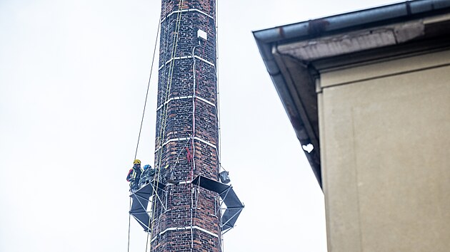 V b�val�m are�lu tov�rny Bekon m�sto dokon�uje dv� hlavn� stavby, a to m�stsk� archiv a D�m sportu.