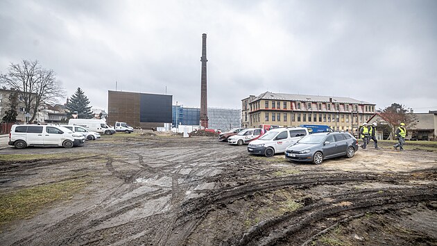 V b�val�m are�lu tov�rny Bekon m�sto dokon�uje dv� hlavn� stavby, a to m�stsk� archiv a D�m sportu.