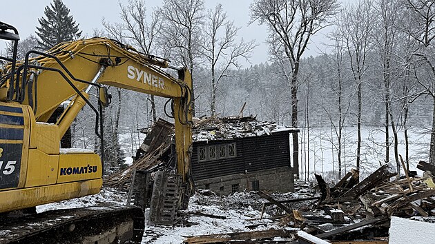 V Liberci demoluj� Strossovu chatu. (17. �nora 2026)