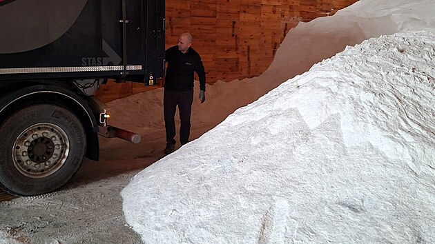 U� v lednu spot�ebovali libere�t� silni���i t�m�� 3,5 tis�ce tun soli. To jim v minul�ch letech sta�ilo na celou zimu.