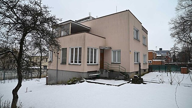 Prvorepublikov� vila v bl�zkosti centra Zl�na pat�� dv�ma dosp�l�m bratr�m, kter� m� v opatrovnictv� m�sto Zl�n. To se p�ed ned�vnem rozhodlo vilu prodat, proto se ocitla v nab�dce realitn� kancel��e. (�nor 2026)