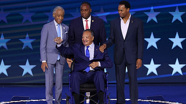 Americk� �erno�sk� baptistick� pastor a bojovn�k za lidsk� pr�va Jesse Jackson na shrom�d�n� Demokratick� strany (19. srpna 2024)