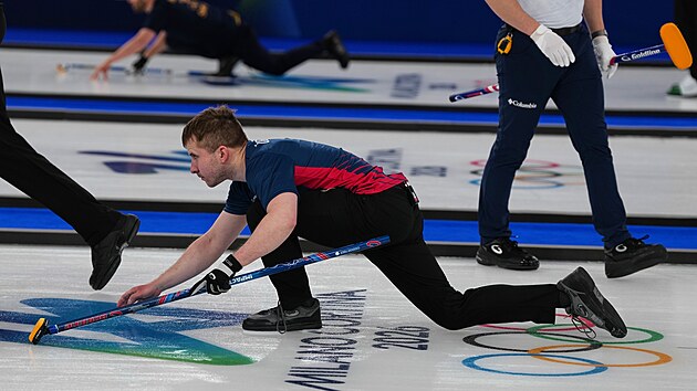 Curler Marek �ernovsk� v souboji s USA. (11. �nora 2026)