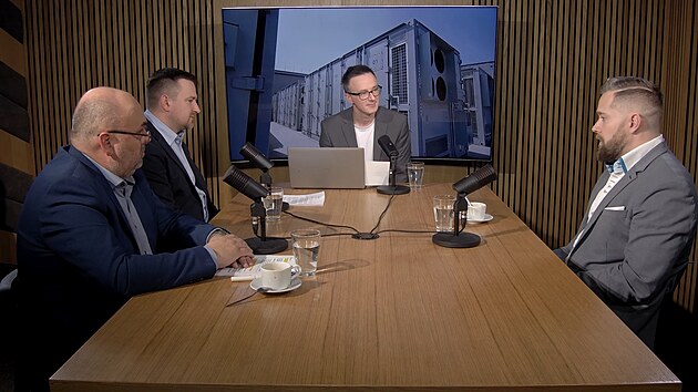 V �esku za��n� boom megabateri�. Kdo neza�ne te�, tomu ujede vlak, m�n� experti