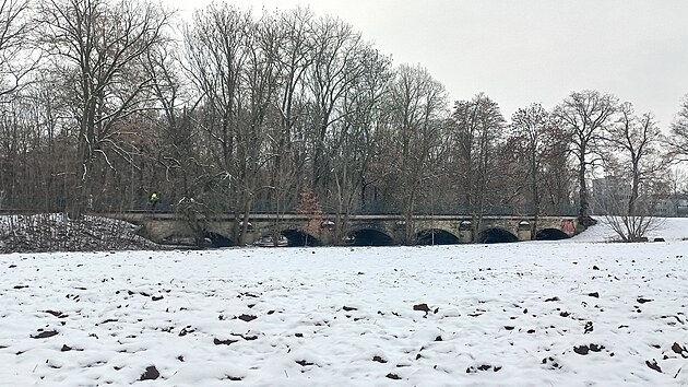 Na pardubick� Ciheln� vznik� nov� tenisov� are�l. Developer cht�l vedle postavit hotel, co� mu ��ady nepovolily. (9. �nora 2026)