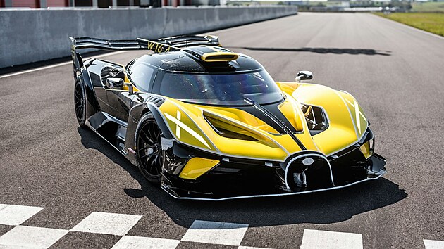 Bugatti Bolide je �istokrevn�m okruhov�m pred�torem, kter� se zbavil ve�ker�ho komfortu ve prosp�ch nekompromisn� fyziky. Od konce lo�sk�ho roku je jeden kus i v �esku.