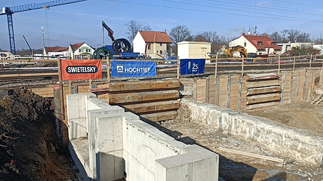 Stavba severn� spojky pokra�uje. Nyn� se stava�i p�ipravuj� na p�elo�en� kolej�. (10. �nora 2026)