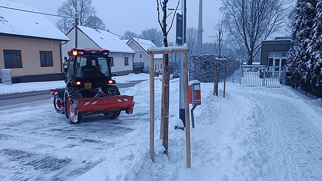 Sn�hov� nad�lka ve ����e nad S�zavou. V noci z pond�l� na �ter� napadlo p�ibli�n� 15 centimetr� sn�hu. (17. �nora 2026)