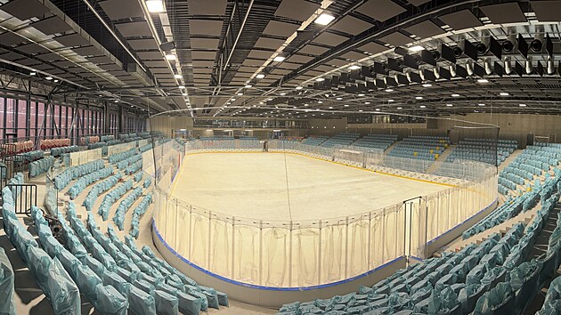 Hledi�t� nov� zrekonstruovan� t�eb��sk� KHNP Ar�ny bylo navr�eno tak, aby div�ci m�li dokonal� p�ehled o h�e ze v�ech m�st na stadionu. A aby z�rove� byli jen mal� kousek od ledov� plochy.