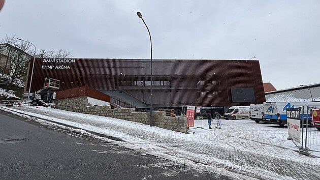 Zimn� stadion m�sta T�eb��e � KHNP Ar�na hl�s�, �e k dokonal� prom�n� u� chyb� posledn�ch p�r drobnost�. Hokejov� hala, kde bude hr�t svoje dom�c� z�pasy Hor�ck� Slavia, prokoukla po v�ech str�nk�ch.