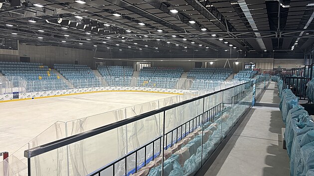 Zimn� stadion m�sta T�eb��e � KHNP Ar�na hl�s�, �e k dokonal� prom�n� u� chyb� posledn�ch p�r drobnost�. Hokejov� hala, kde bude hr�t svoje dom�c� z�pasy Hor�ck� Slavia, prokoukla po v�ech str�nk�ch.