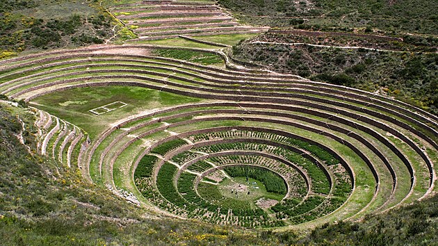 Archeologick� nalezi�t� Moray v Posv�tn�m �dol� pobl� Cuzca. (21. ��jna 2016)