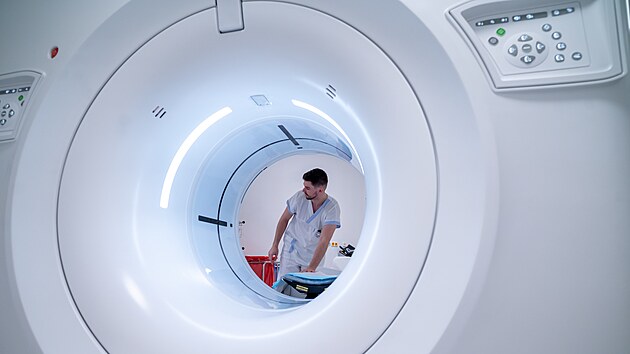 Krajsk� nemocnice Tom�e Bati ve Zl�n� uvedla do provozu dva nov� �pi�kov� p��stroje. Jedn� se o magnetickou rezonanci 3 Tesla a spektr�ln� CT. Oba tyto nejmodern�j�� p��stroje m� nemocnice jako jedin� v kraji. (�nor 2026)