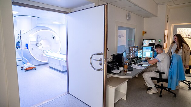 Krajsk� nemocnice Tom�e Bati ve Zl�n� uvedla do provozu dva nov� �pi�kov� p��stroje. Jedn� se o magnetickou rezonanci 3 Tesla a spektr�ln� CT. Oba tyto nejmodern�j�� p��stroje m� nemocnice jako jedin� v kraji. (�nor 2026)