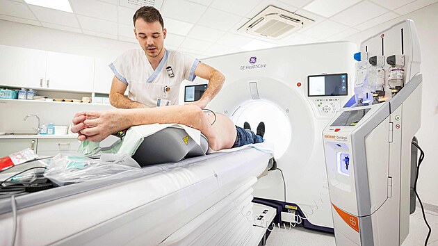 Krajsk� nemocnice Tom�e Bati ve Zl�n� uvedla do provozu dva nov� �pi�kov� p��stroje. Jedn� se o magnetickou rezonanci 3 Tesla a spektr�ln� CT. Oba tyto nejmodern�j�� p��stroje m� nemocnice jako jedin� v kraji. (�nor 2026)