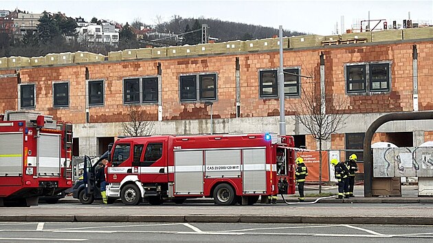 U Sm�chovsk�ho n�dra�� unikl plyn, hasi�i prov��uj� metro i vlakov� n�stupi�t�. (14. �nora 2026)