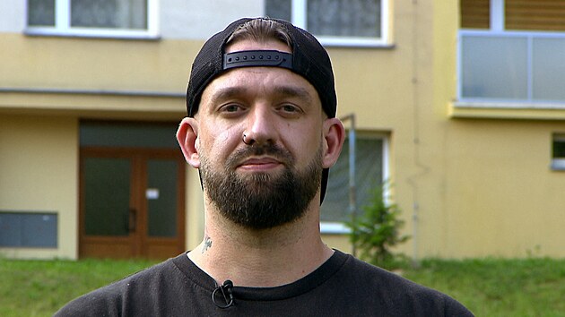 David (34) se �iv� jako aj��k a influencer.