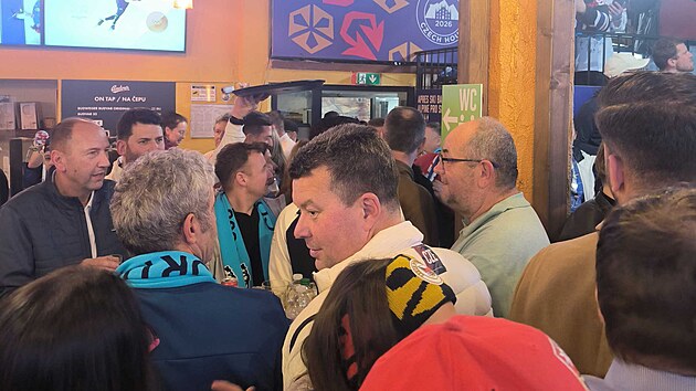 V �esk�m dom� je b�hem olympijsk�ch her i n�kdej�� p�edseda FA�R Miroslav Pelta...