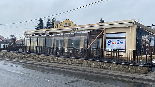 Bar u tachovsk�ho n�dra��, kde se strhla poty�ka, kterou nyn� projedn�v� okresn� soud. Podnik u� nefunguje. (11. �nora 2026)