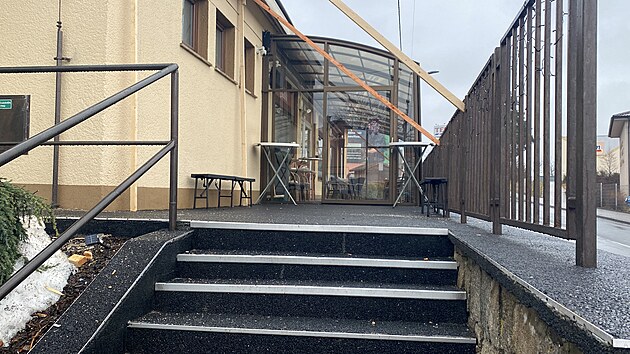 Bar u tachovsk�ho n�dra��, kde se strhla poty�ka, kterou nyn� projedn�v� okresn� soud. Podnik u� nefunguje. (11. �nora 2026)