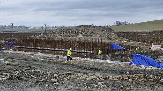 Stavba dal�� ��sti ji�n�ho obchvatu Opavy je v pln�m proudu bez ohledu na po�as�. Listopadov� term�n otev�en� silnice plat�. (11. �nora 2026)